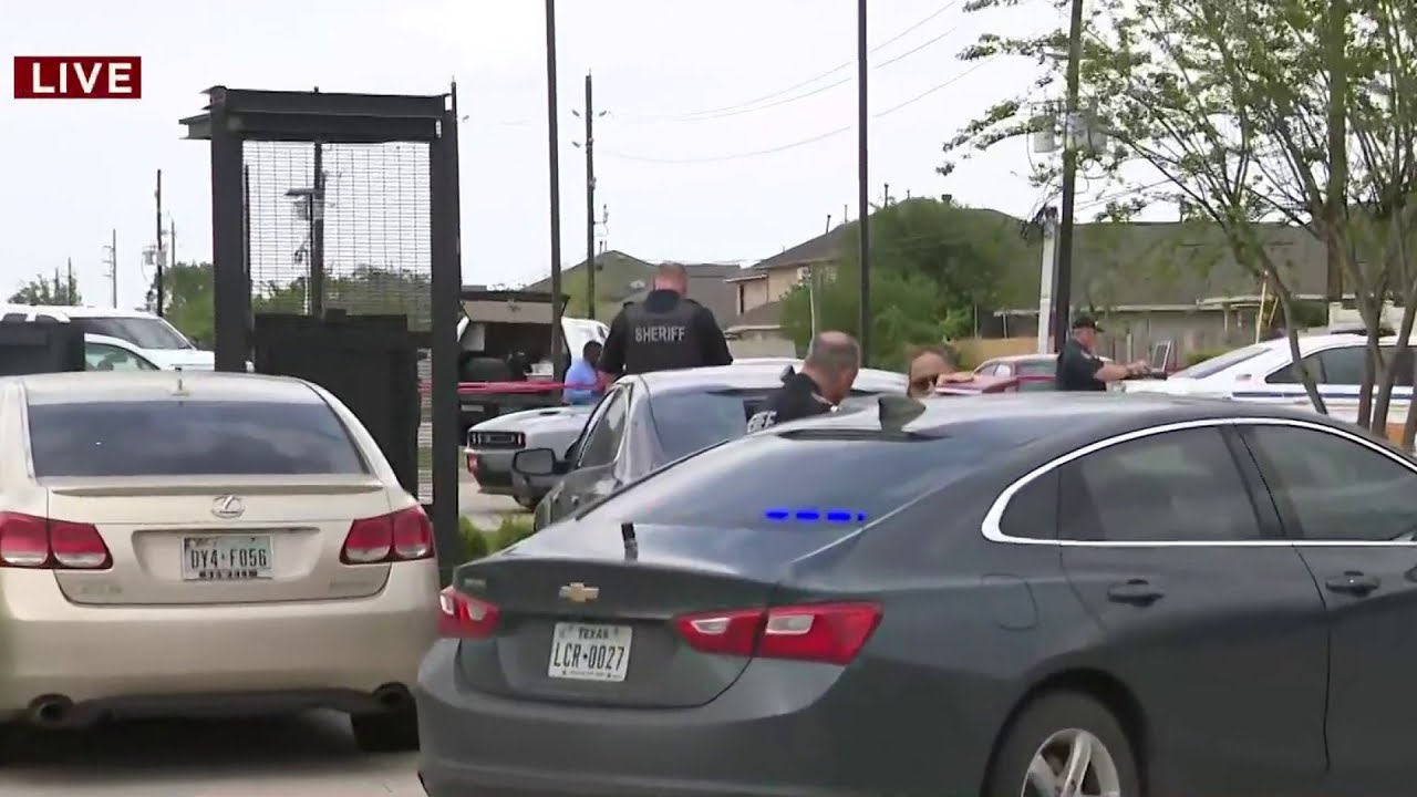 Shooting victim dies in parking lot in NW Harris County - YouTube
