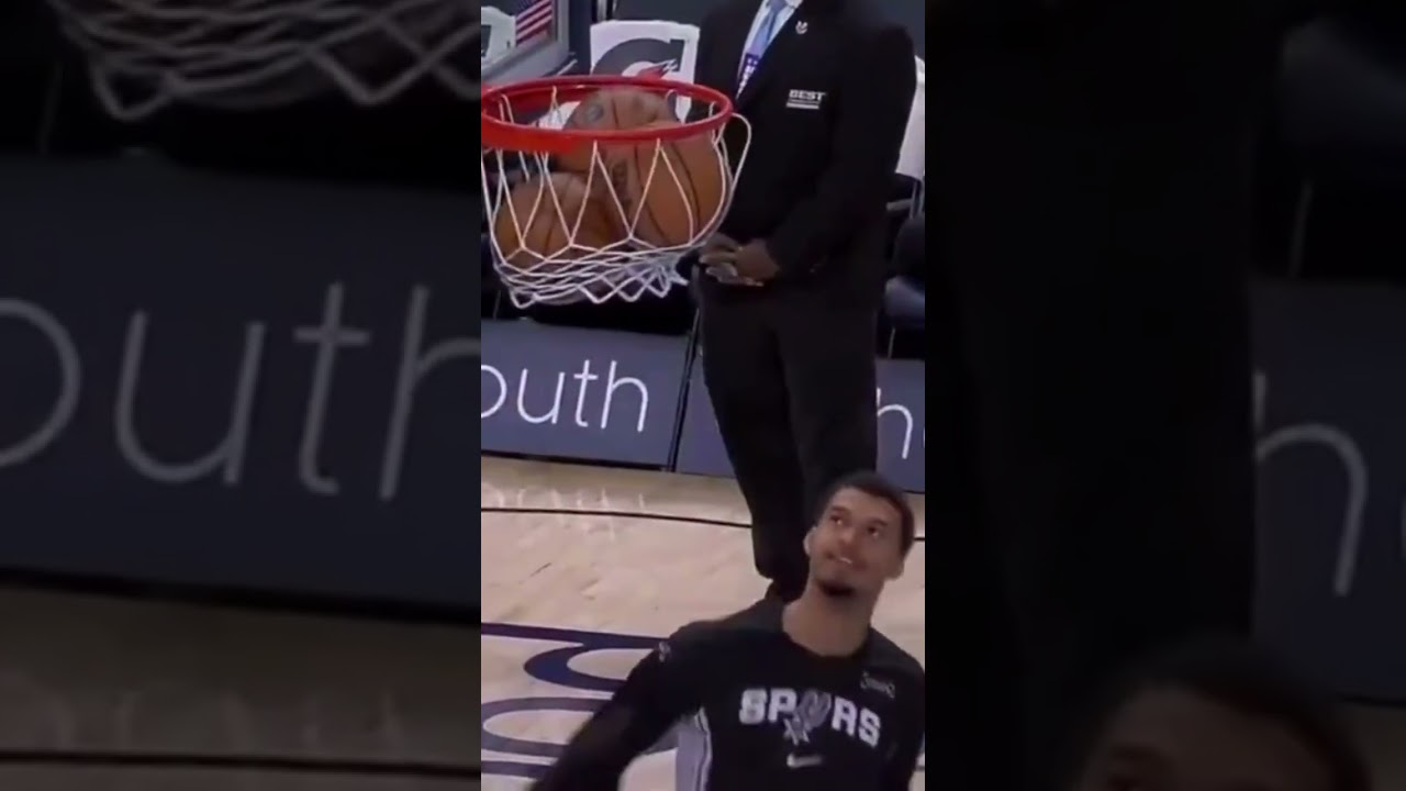 OMG wemby can kick the rim! 