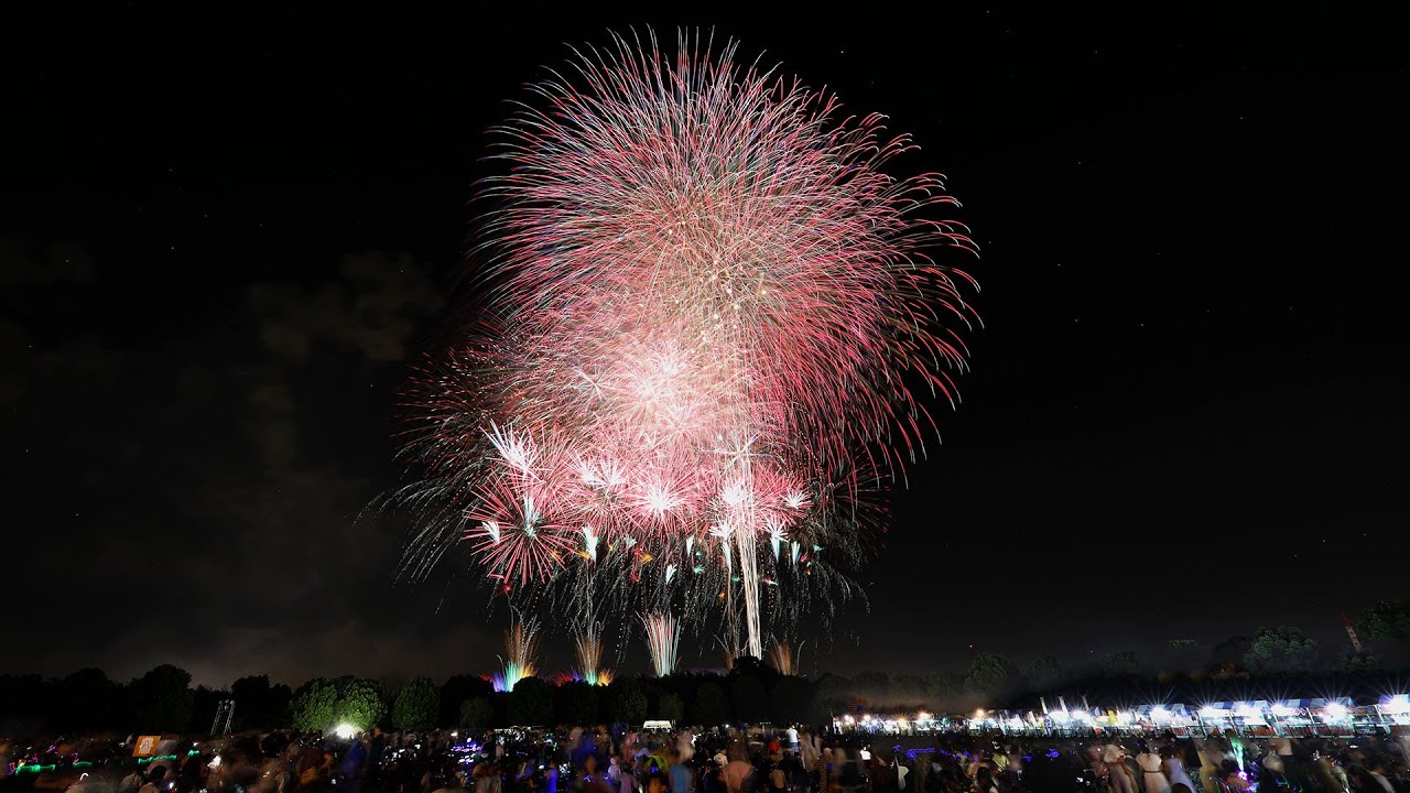 埼玉】【4K】第26回 ひがしまつやま花火大会 - YouTube