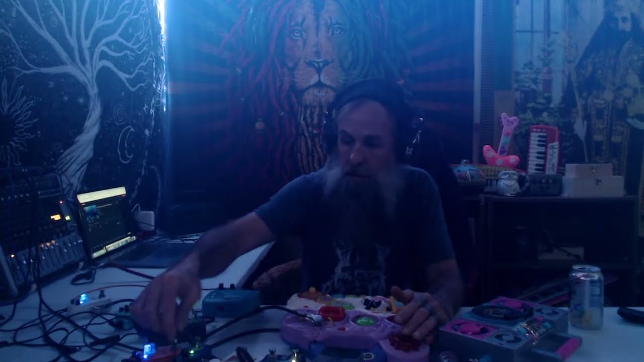 The Dark Side Of The Apple Jam, Live Circuit Bent Experimental Music