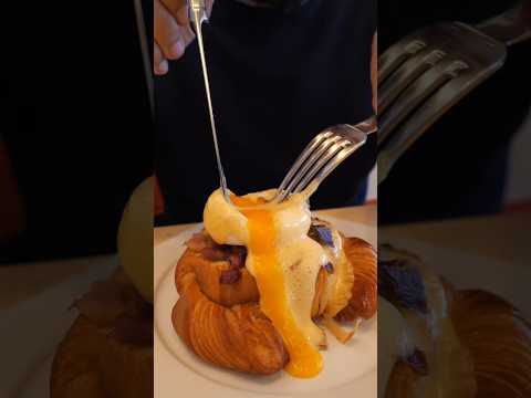 La MIGLIORE COLAZIONE di PARIGI. #croissant #plenitude #eggsbenedict #paris