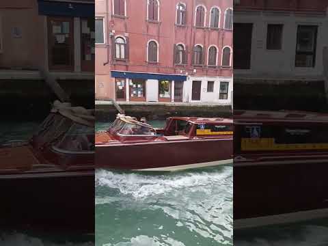 Video: Taksi Venetsiassa