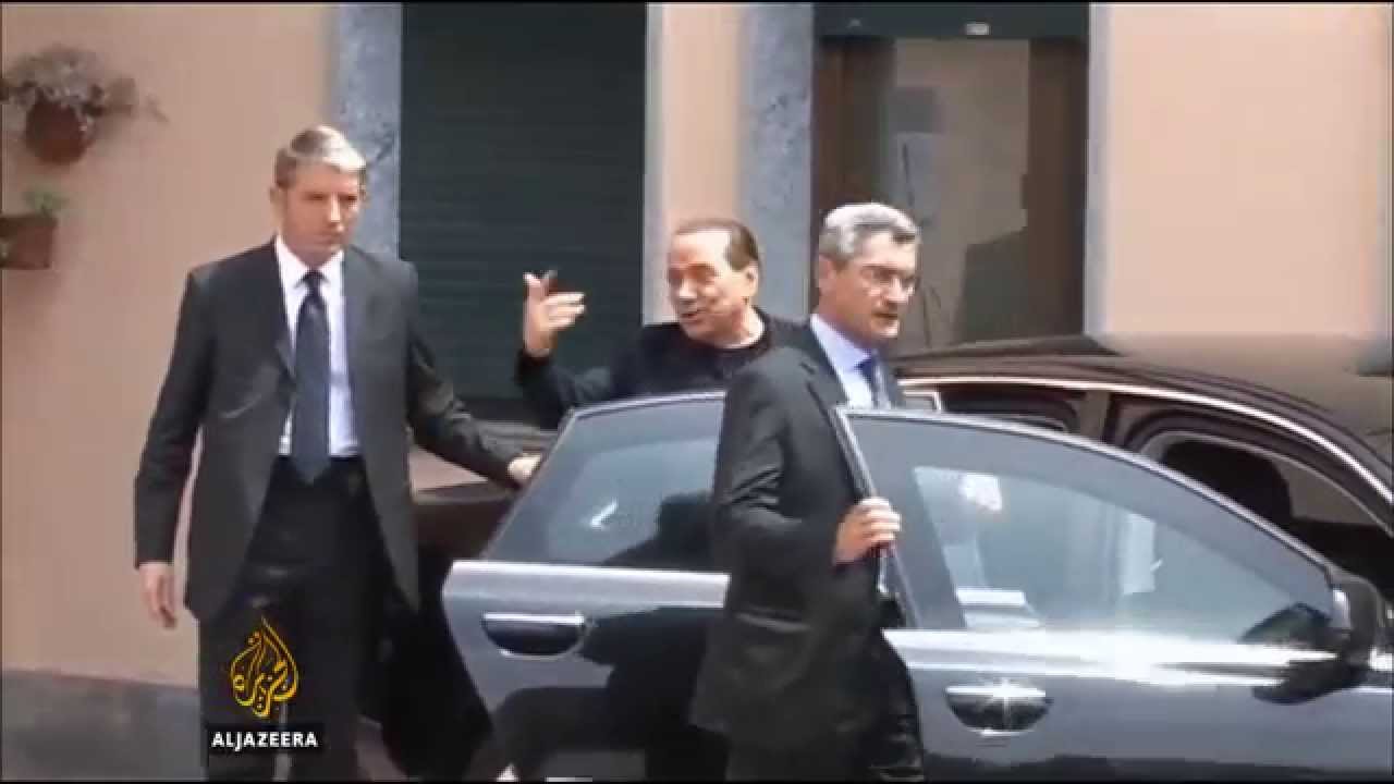 بدأ برلسكوني تنفيذ عقوبته