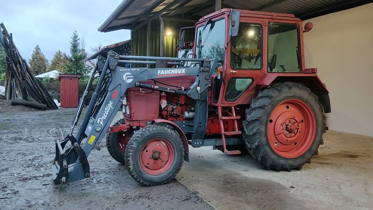 MTZ 550 1800 kg-os homlokrakodóval