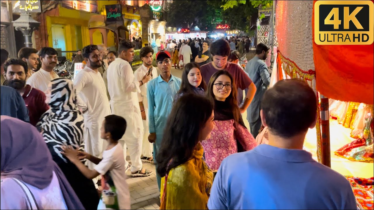 Walking inside Lahore’s Shahi Mohalla & Taxali Gate | Exploring Beautiful Streets of Lahore in 4K