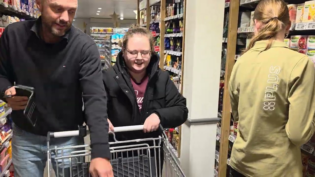 1 minuut gratis boodschappen bij PLUS Joffrey ter Horst