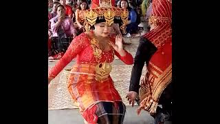 Adu Pengantin joget Karo ( youhelmyna br kaban &Dean arianta perangin angin )