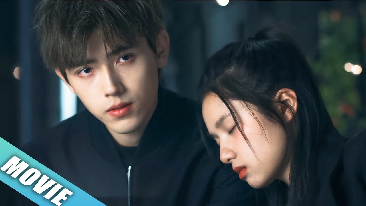 【MOVIE】Золушка напивается и заходит в спальню своего возлюбленного😳