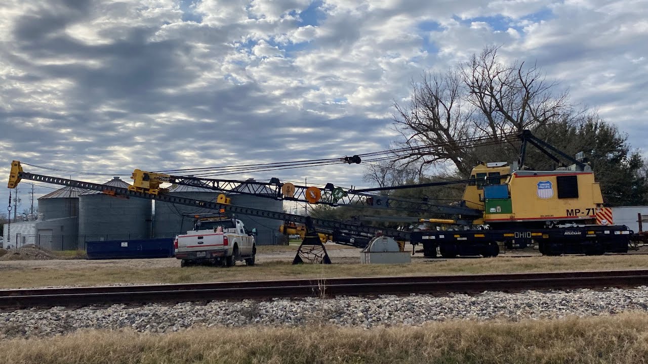 Rare UP maintenance of way equipment sitting in Bastrop YouTube