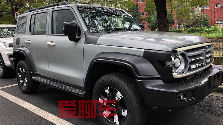 長城WEY坦克300實車上路，銀灰色高級感飆升，不輸路虎衛士 | great wall wey Tank300 2021 - 天天要聞
