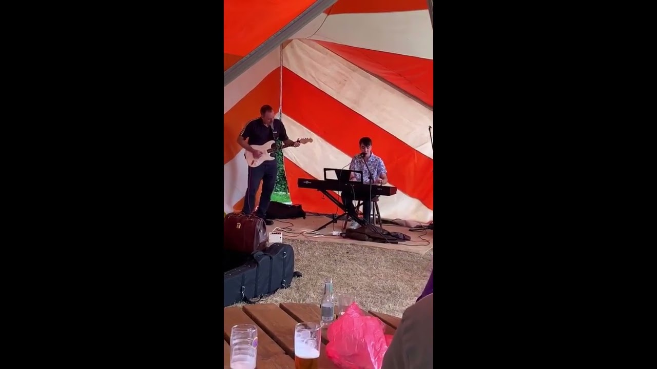 Robert Joseph performing 'Just Life'  at The Green Man Pub, Hodsoll Street, 6th September 2020.