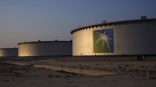 Saudi Aramco Sticks With Dividend Even as Profit Slumps