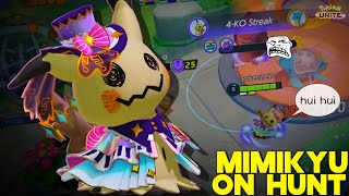 MIMIKYU HUNTING ATTACKERS OF SOLO QUEUE WITH LEGENDARY HOLOWEAR 😎 | POKEMON UNITE