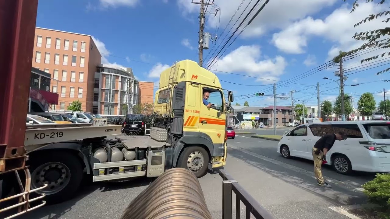 コンテナ2台分の『ディーズルーフィング屋根材』が搬入されました！倉庫内の作業風景【ディプロマットスター・エコグラーニ・ローマン】屋根修理の匠 株式会社グラスビトウィーン