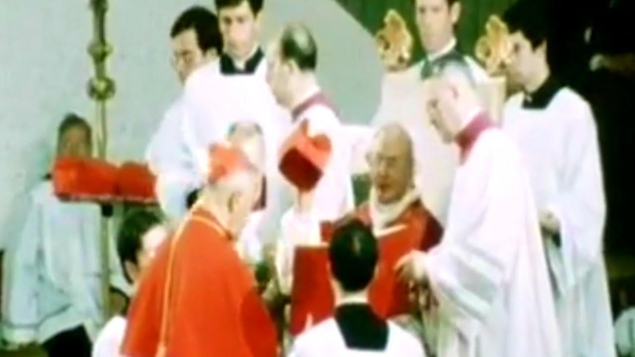 Papa Paulo VI criando novos Cardeais em 1976
