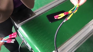 Connection of earloop welding machine and output conveyor for mask machine