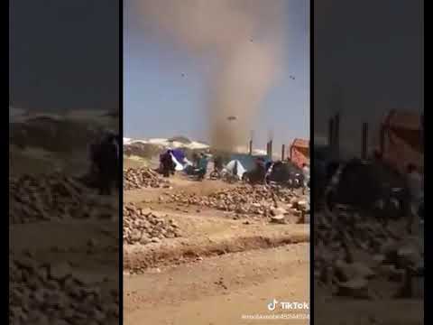 عاصفة رملية قوية