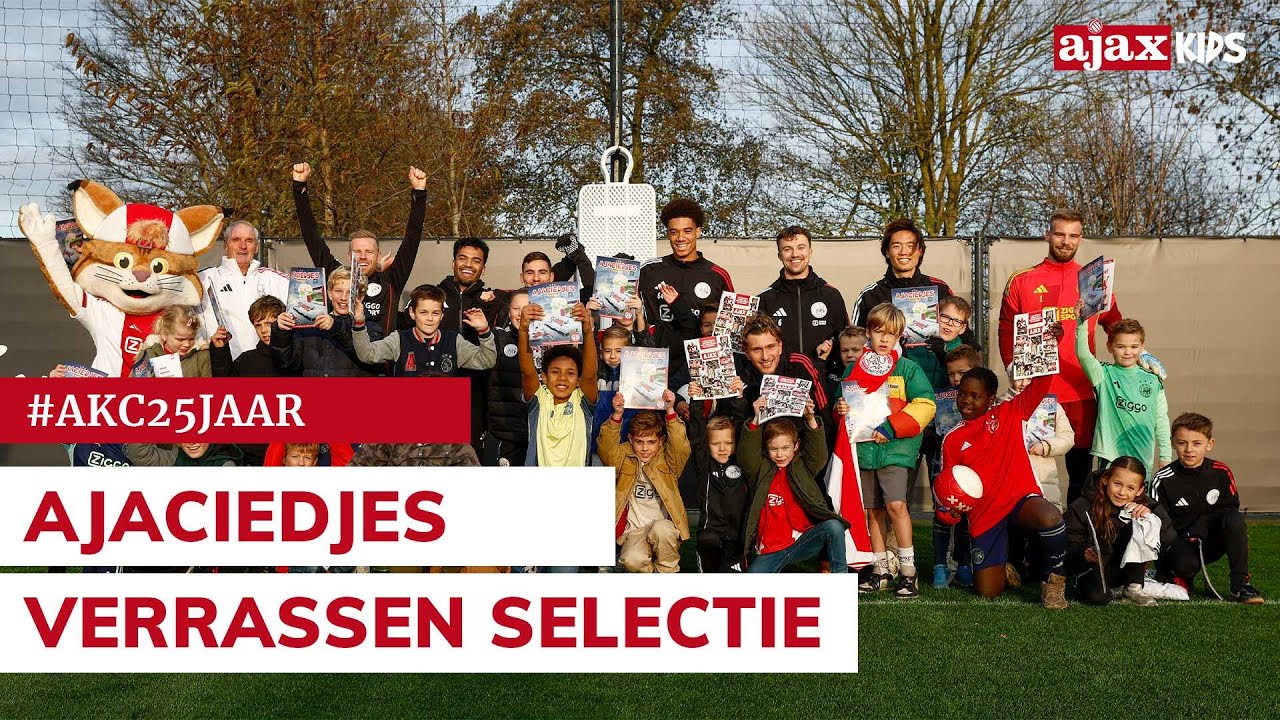 Ajaciedjes verrassen selectie met special over droomclub Ajax!