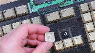 Amiga 500 Keyboard  Part 1  Disassembly & Cleaning