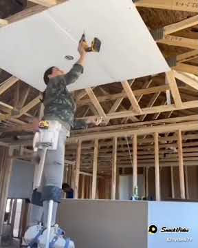 hebat  ni cewek jadi kuli bangunan  きれい です ね subscribe dong 😁🙏👍👍