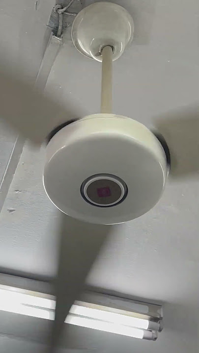 KDK B56XK industrial ceiling fan on high speed