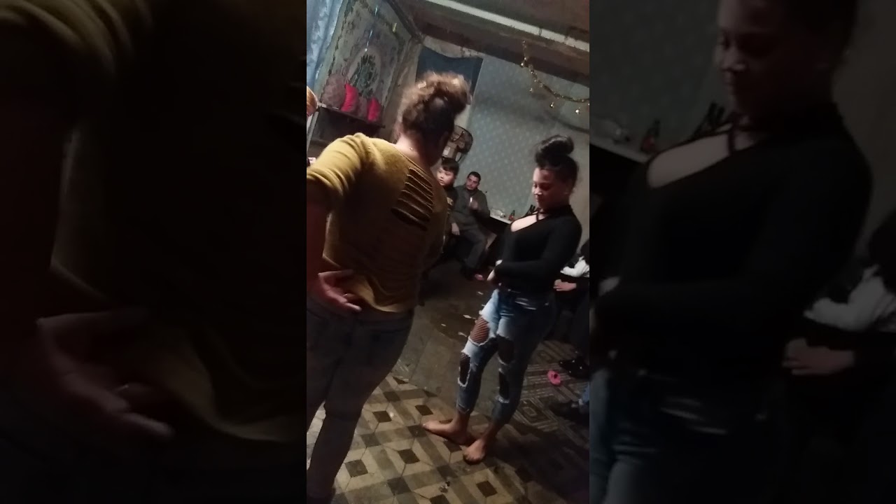 Sinay est genelia qui dance