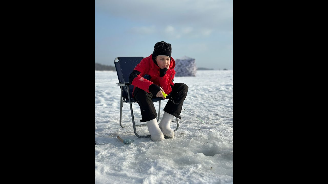 Ловим рыбу на Сахалине! 1 часть. Малоротая корюшка на озере Изменчивое ...