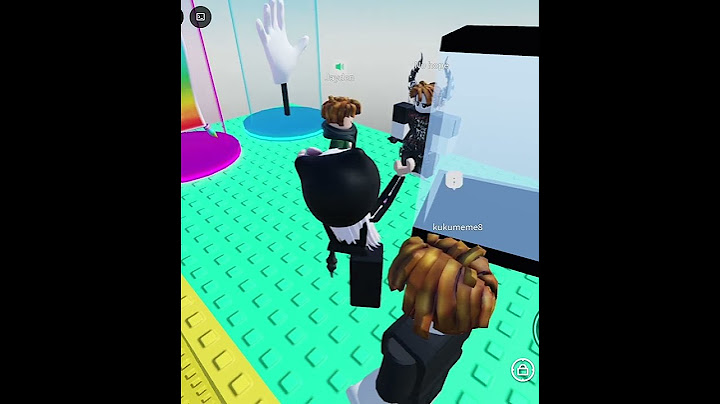 I found the cutest little kid❤️ #cute #singing #roblox and ofc I added them❤️❤️❤️