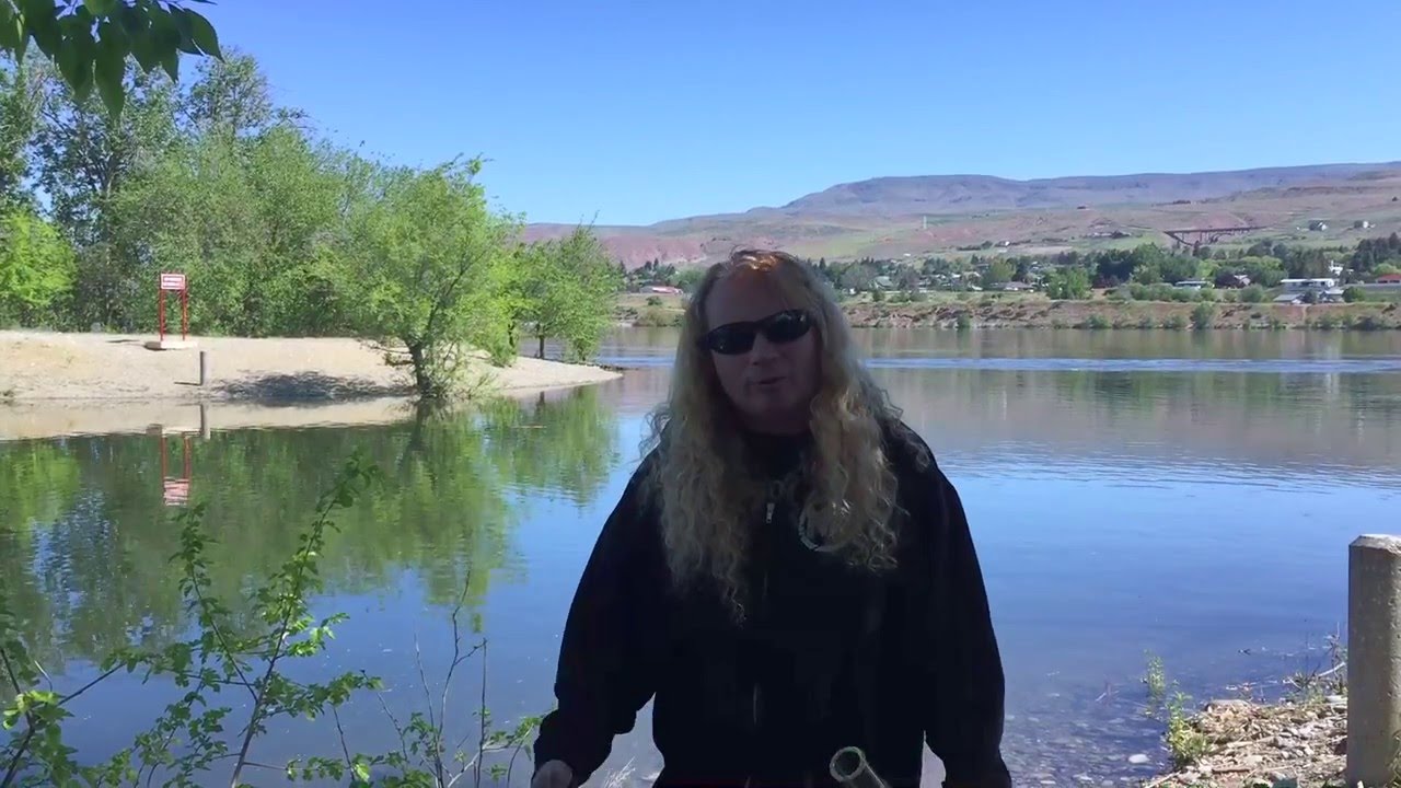 West Coast Glass & Uncle Ike's 5/20 Giveaway