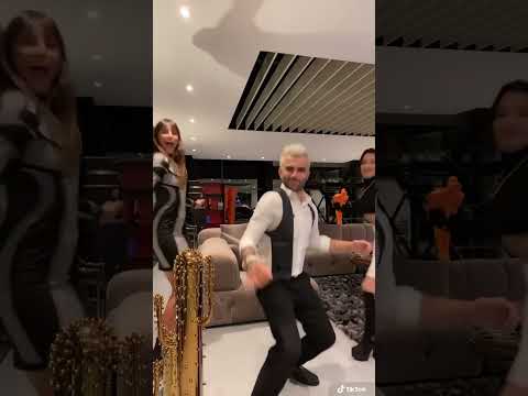 بگو بزنن بریزن پای من