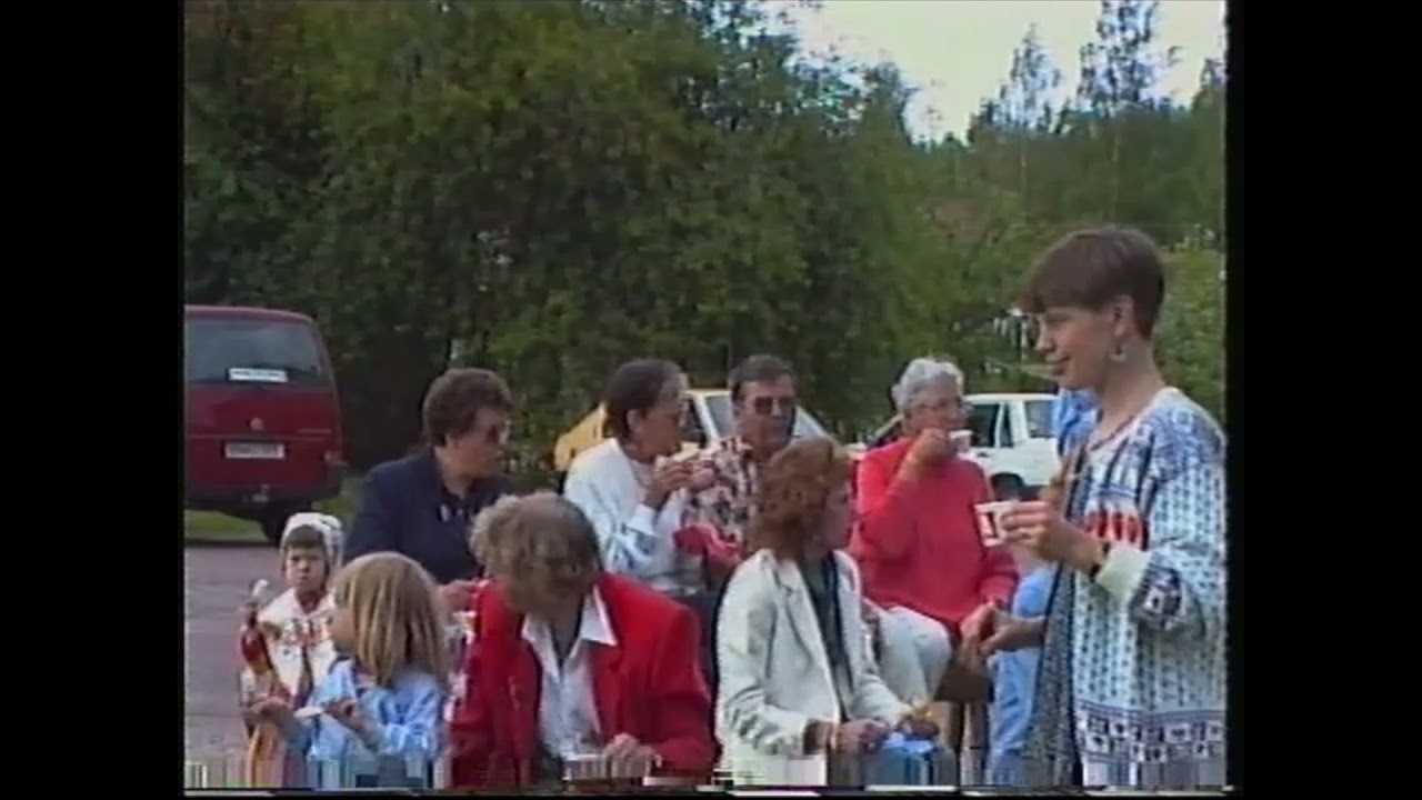 1993 Fika del 2 efter majstångsresning Backbyn Siljansnäs