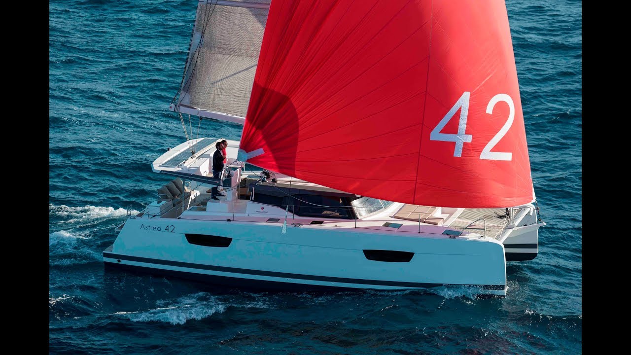 Sailing catamaran FOUNTAINE PAJOT ASTREA 42