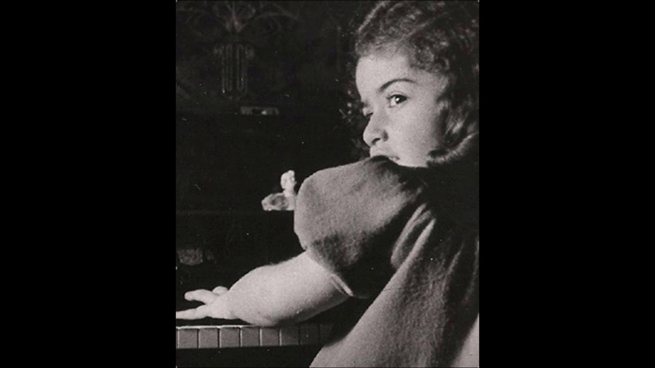 Schumann - Fantasiestücke, Op. 12 - Idil Biret