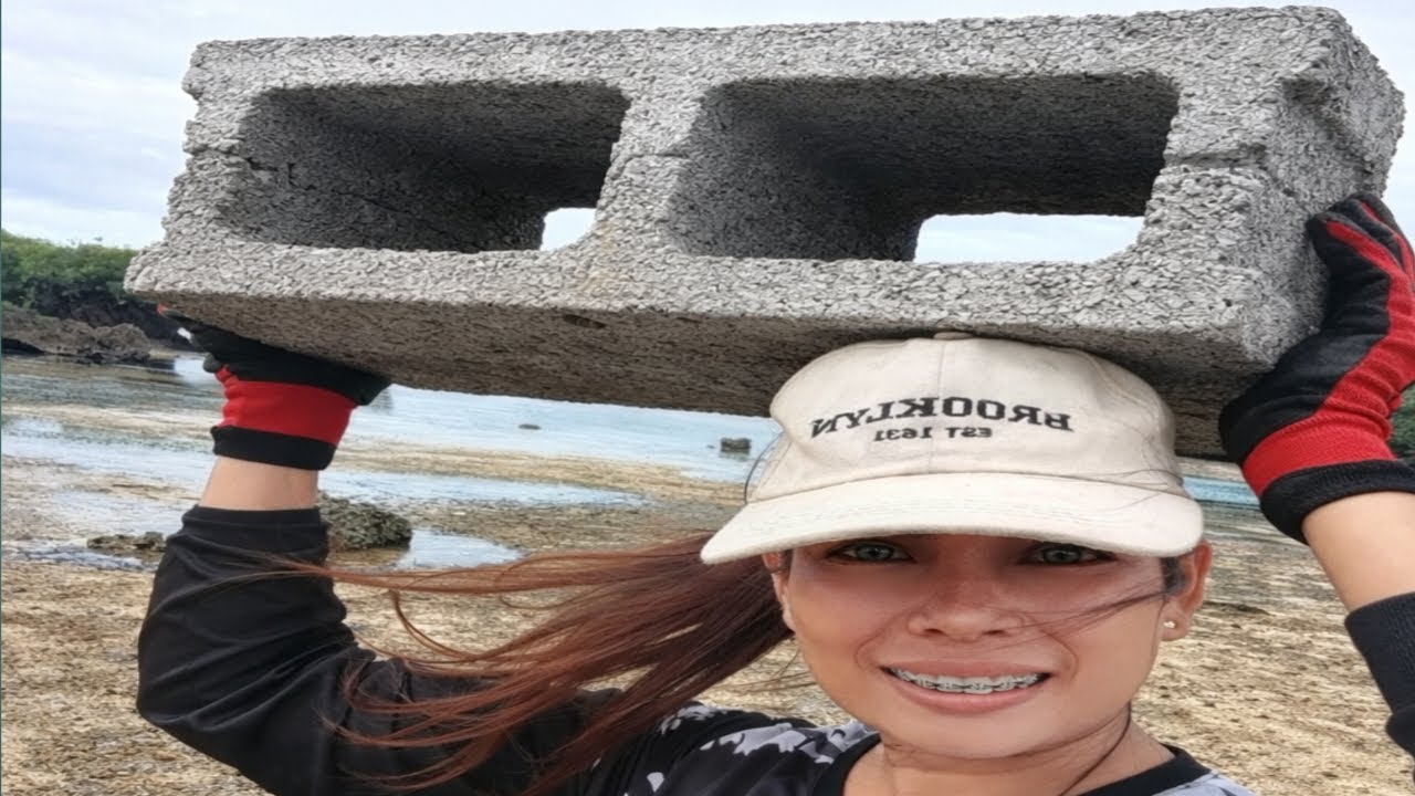 NAG HAKOT NG HOLLOW BLOCKS AT GUMAWA NG DAAN NG SASAKYAN#foryou #support #fypシ #probinsyavlog 