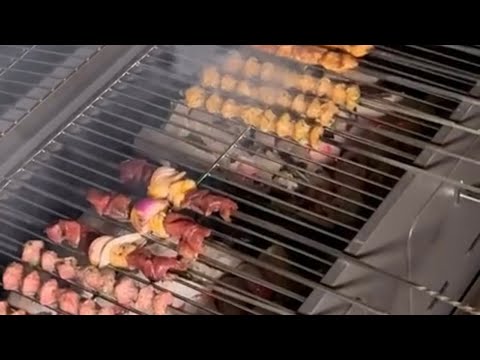 استعراض شواية الفحم الكبيرة  من عالم الشواء