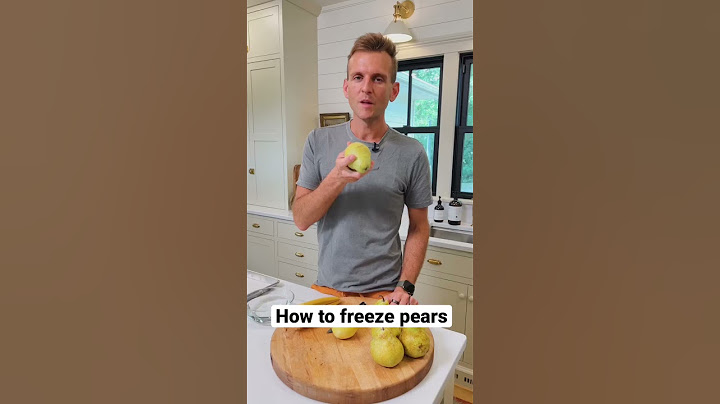 If you have too many pears, here’s how to freeze them! #shorts