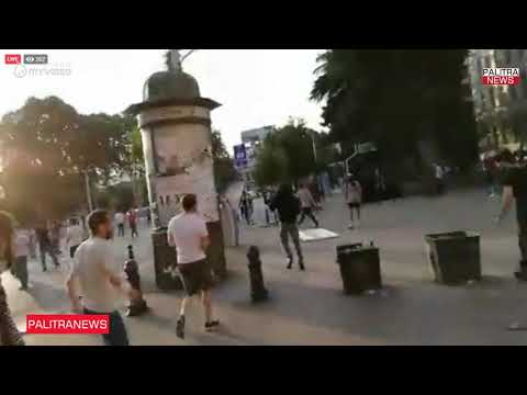 აქციის მონაწილეებმა პოლიციელებს ქვები დაუშინეს