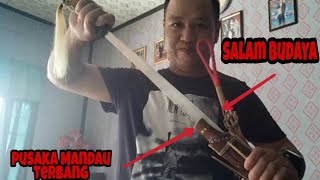 Pusaka Mandau Terbang Dayak Kalimantan