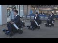 高齢者乗り継ぎ快適に 空港で自動車いす実験