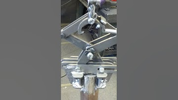 Scissor Grab Auto Latch Video Clip 2