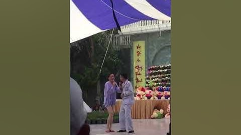 hoài linh và hứa minh đạt diễn hài mà cười k ngậm đuoc mom :))