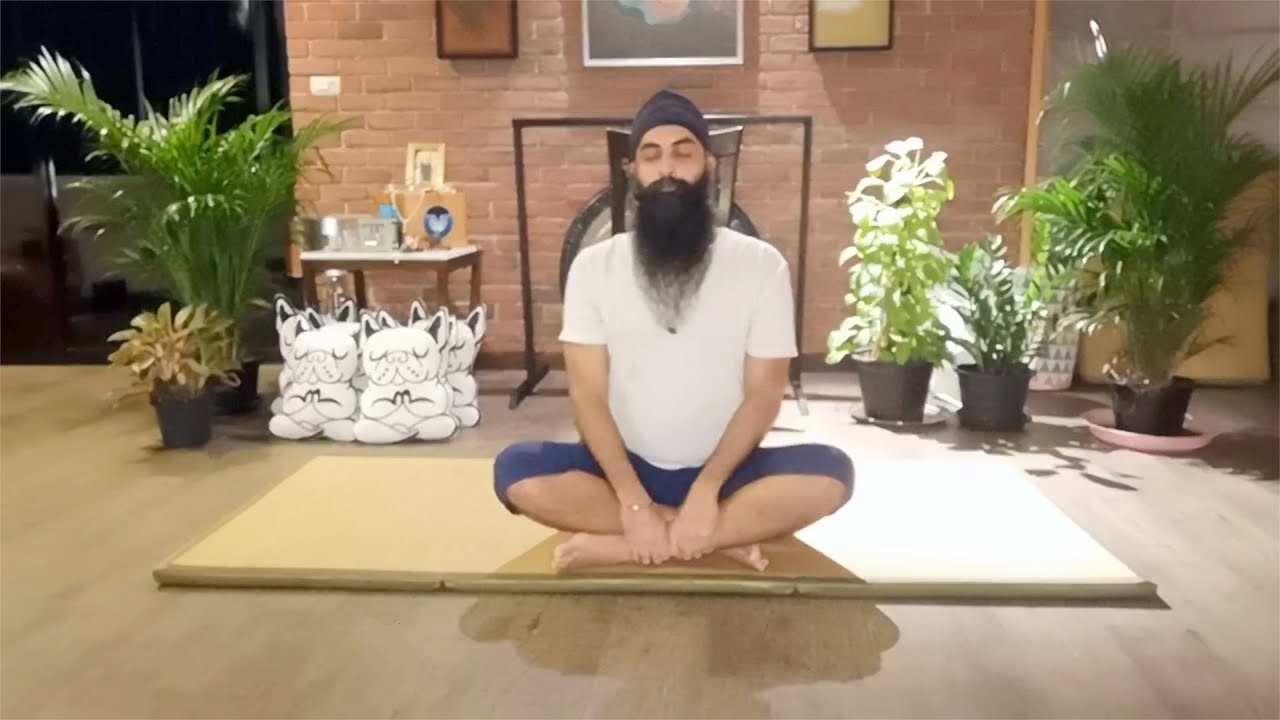 3 Easy Movements to a Flexible and Strong Spine 3 Easy Movements to a Flexible and Strong Spine