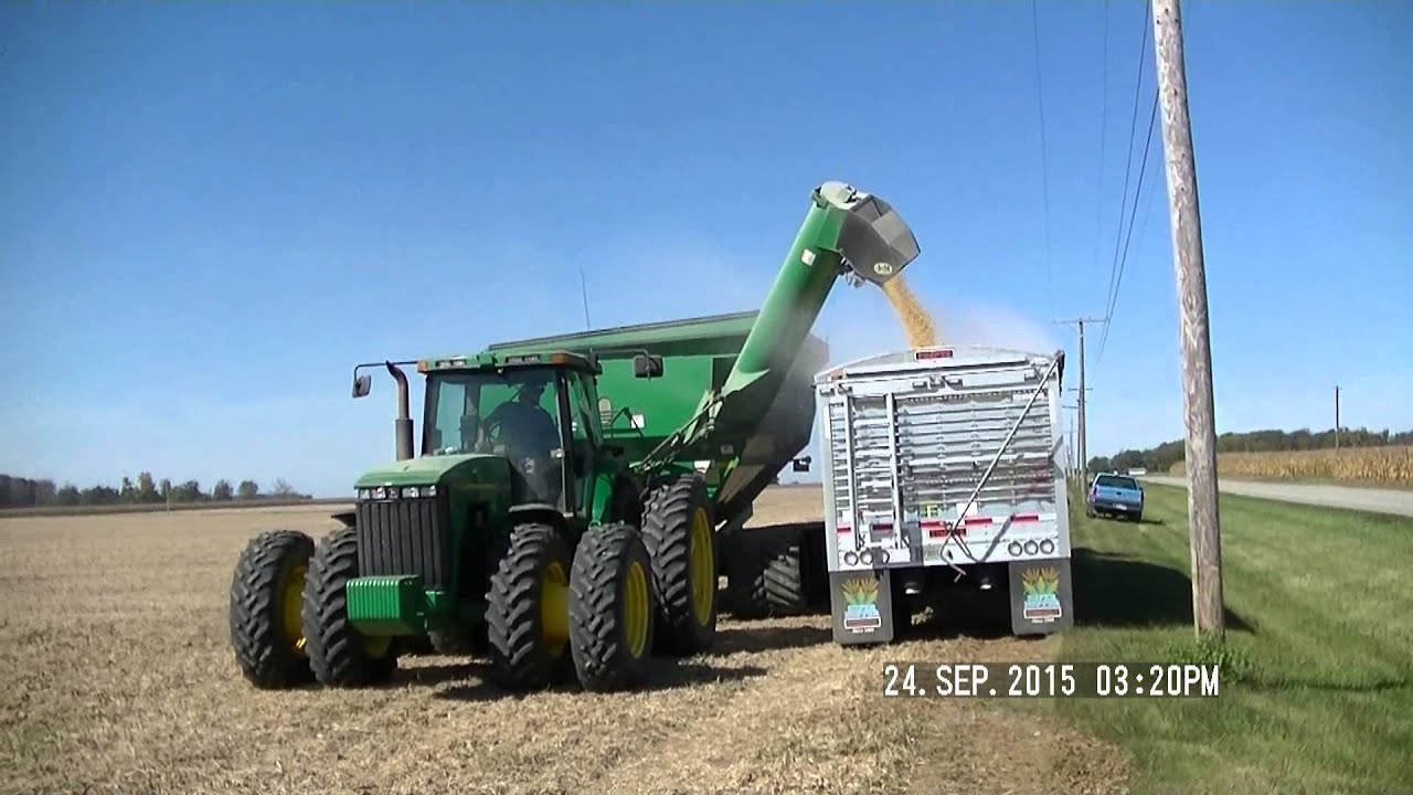 KLEIN FARMS CUTTING SOYBEANS SEPT. 24, 2015 LIBERTY, IN JOHN DEERE S670