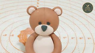 Teddy bear fondant cake topper
