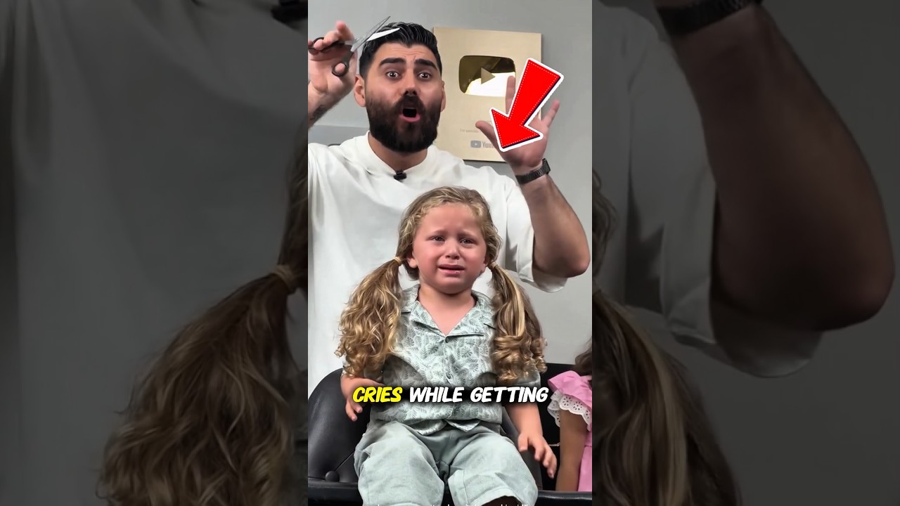 Девушка плачет во время стрижки 😀 