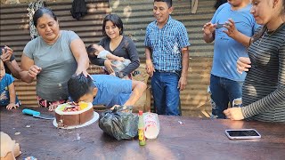 Llegó La Hora De Cantarle A Chepito En La Hora Del Pastel Mirén Como Lo Dejarón De Embarrado