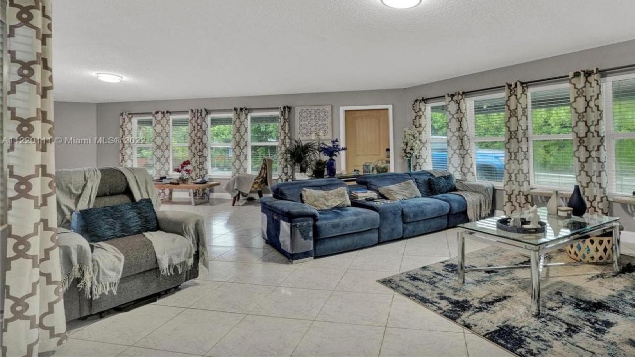 15240 SW 188th St, Miami, FL Presented by Pedro Casanova.