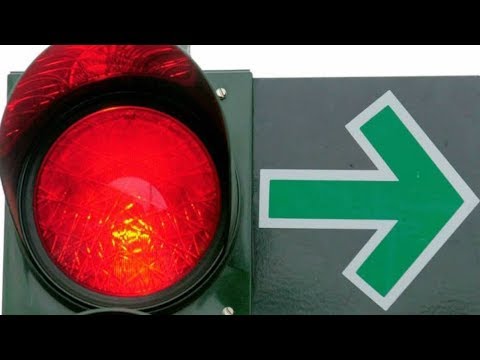 Разберем ситуацию с светофором, зеленая стрелка дополнительная секция