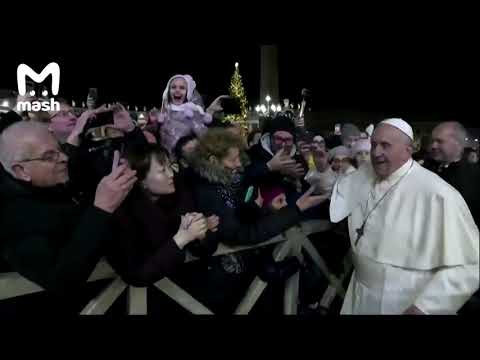 Фанатка попыталась похитить Папу Римского в Новогоднюю ночь
