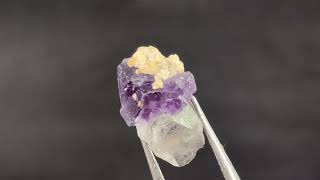 ドイツ・ザクセン州産フローライトon水晶(シデライト共生) 1.1g